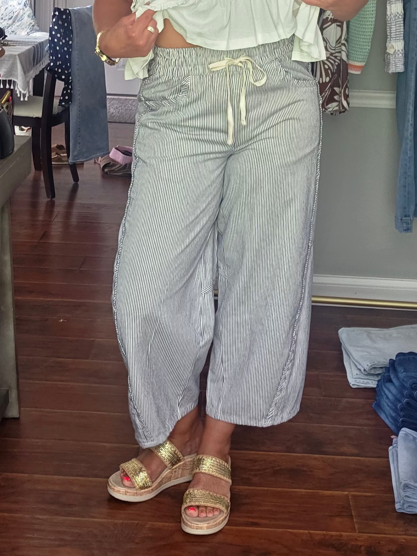 Off-White & Navy Pinstripe Drawstring Cropped Pants