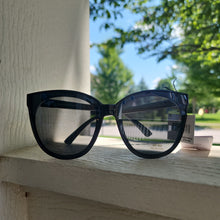 Load image into Gallery viewer, Oversized Cat Eye Sunglasses
