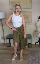 Load image into Gallery viewer, Olive High Slit Cropped Pant
