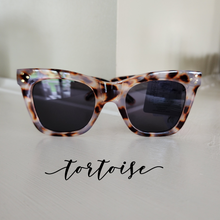 Load image into Gallery viewer, Wayfarer Sunglasses

